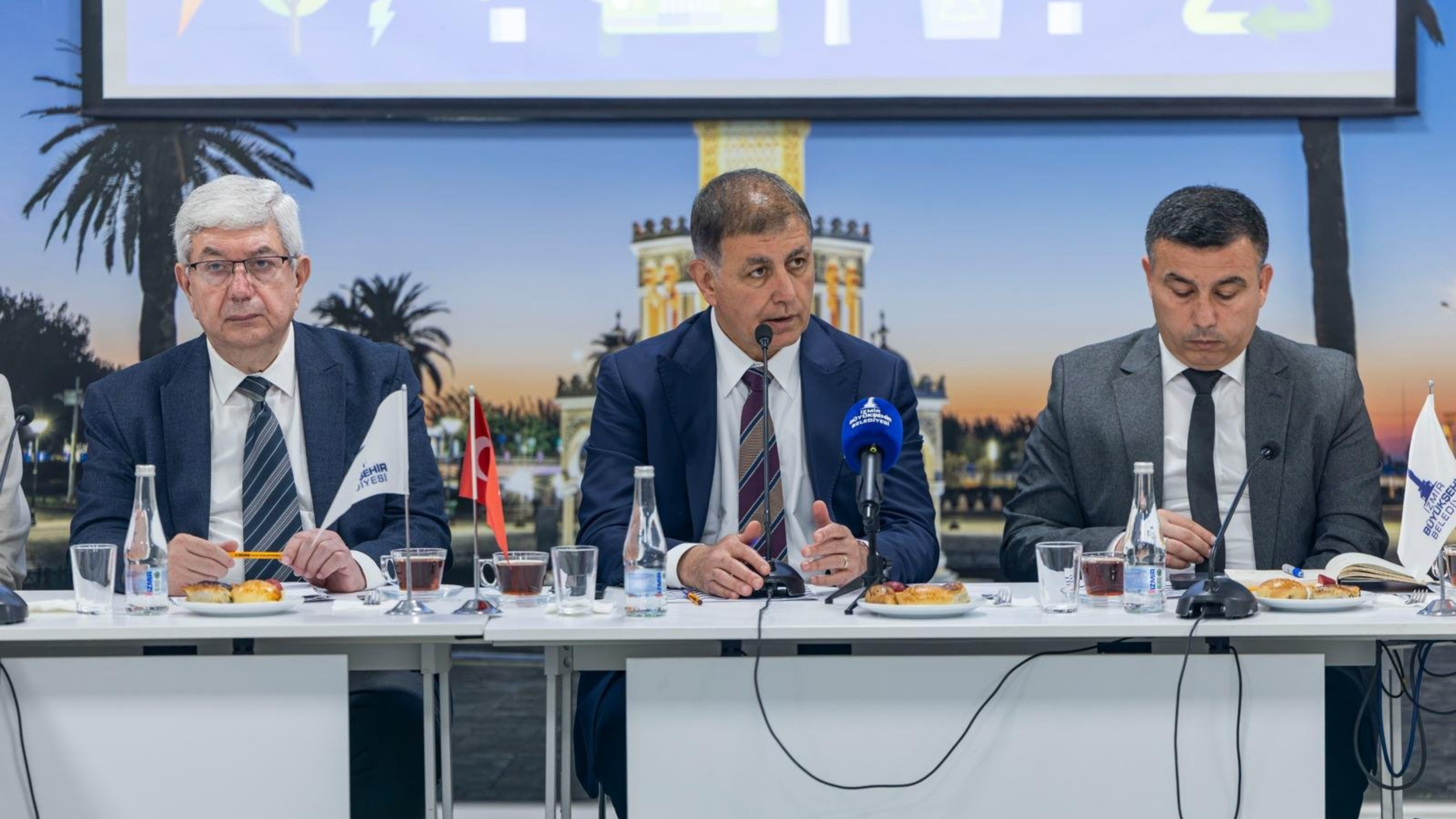 Başkan Tugay’dan mesajı: Enerji artık bir güvenlik meselesi