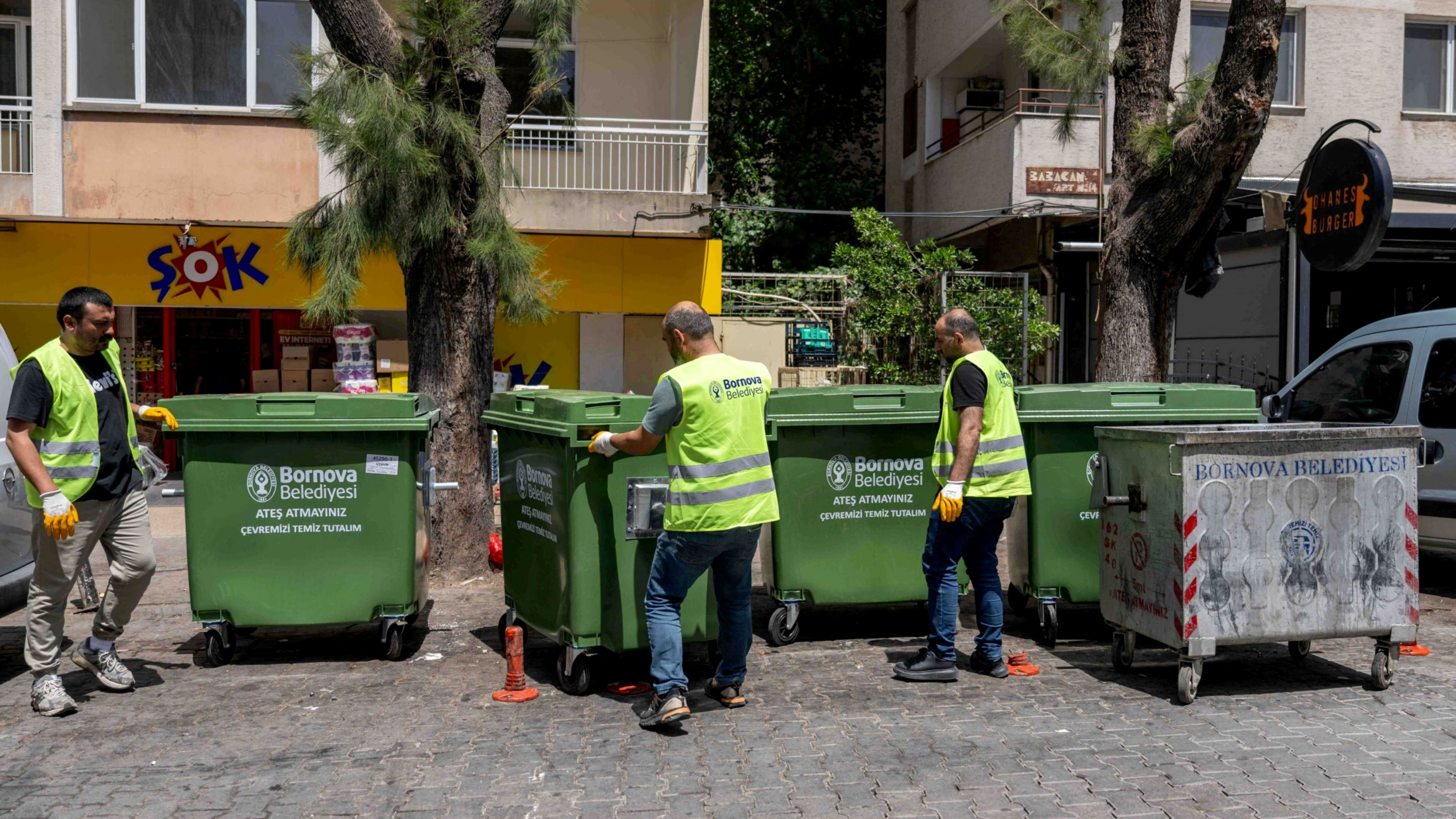 Bornova’da temizlikte yeni dönem: 325 yeni çöp konteyneri hizmete alındı