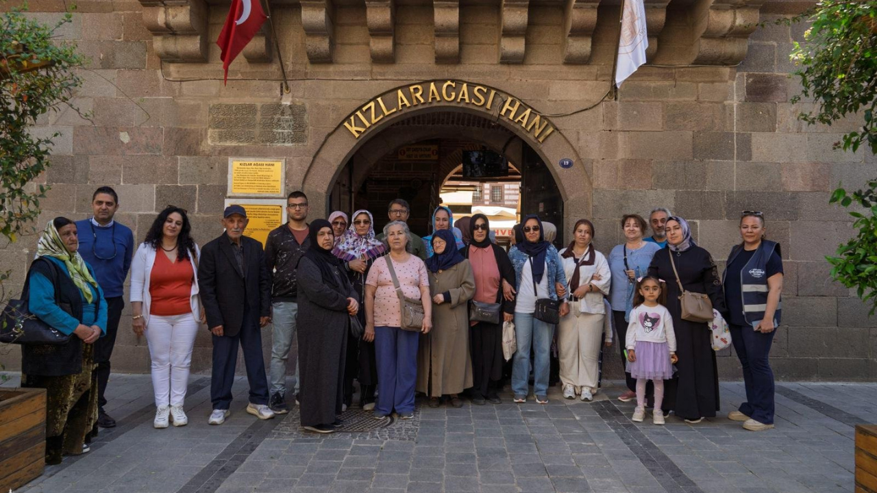 Büyükşehir’den Emeklilere Özel Gezi Programı1