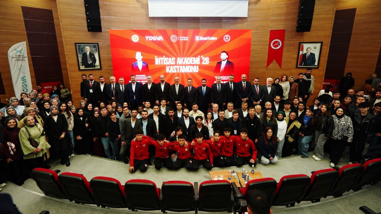 Çeyrek Asırdır Öznemiz Hep Gençler Oldu1