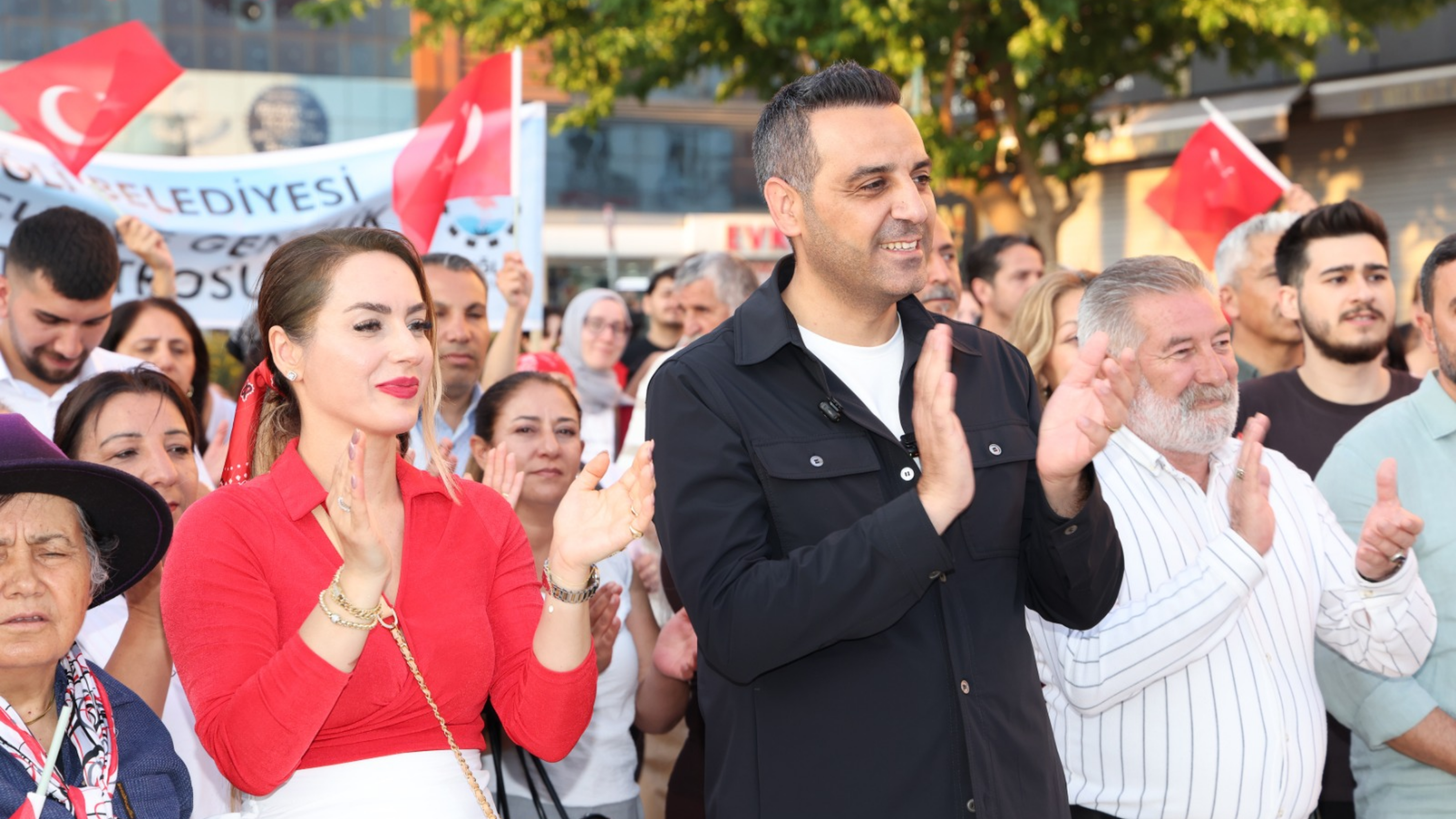 Çiğli’de 19 Mayıs coşkusu kortej yürüyüşüyle zirveye ulaştı