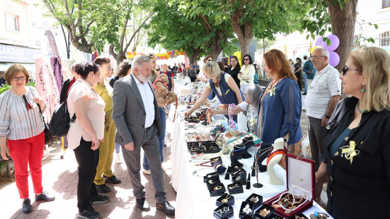 Çiğli'de Kadınların El Emeği Sergisi Göz Doldurdu1