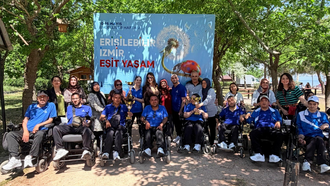 İzmir’de engeller dayanışma ve dostlukla aşıldı