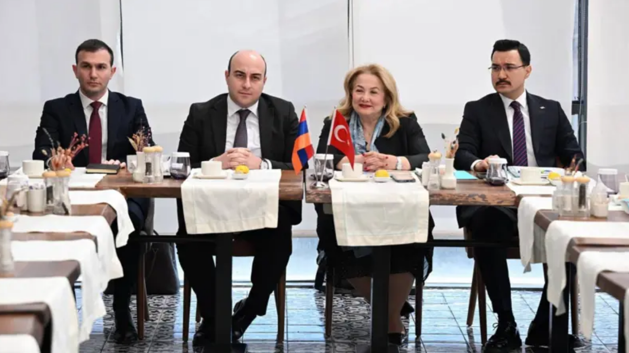Türkiye ve Ermenistan’ın Kars-Gümrü demiryolu adımı neden önemli?