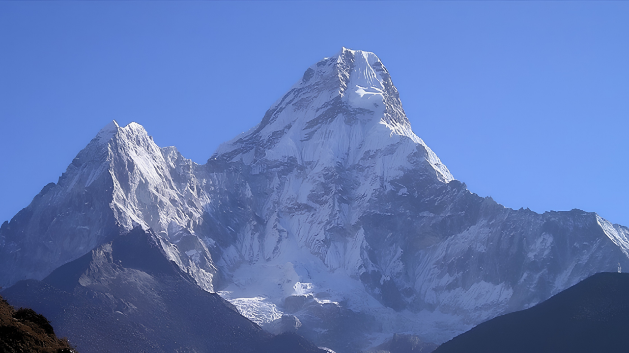 Everest’te tek günde rekor: 274 dağcı zirvede