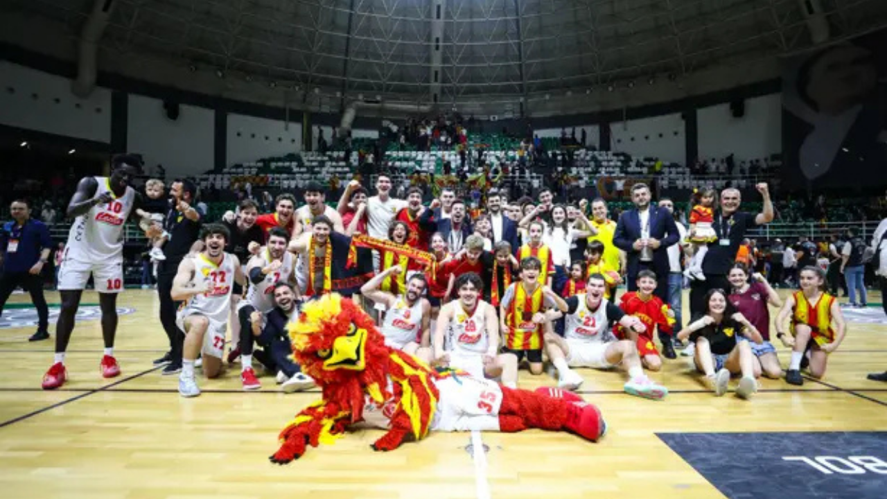 Göztepe son saniye basketiyle seriyi Bandırma’ya taşıdı