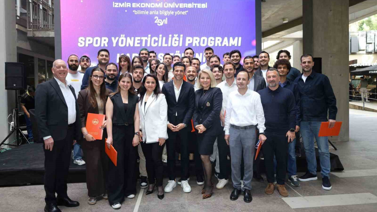 İEÜ Spor Yöneticiliği Programı ilk mezunlarını verdi