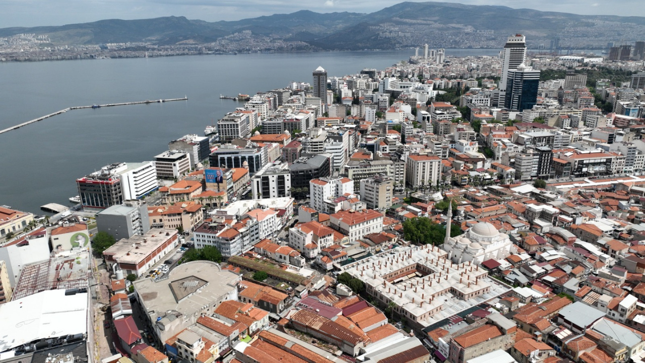 “İzmir Yenileniyor” platformuna marka tescili