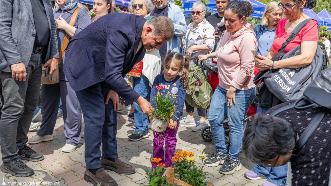 İzmir’de Balkon Ve Bahçe Bitkileri Festivali Kültürpark’ı Renklendirdi3