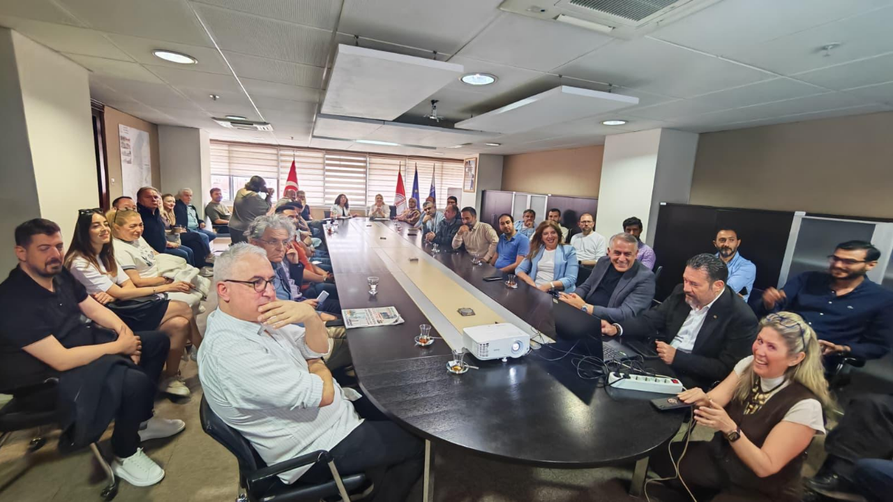 Karşıyaka'da güvenli ve düzenli yapılaşma için ortak akıl buluşması