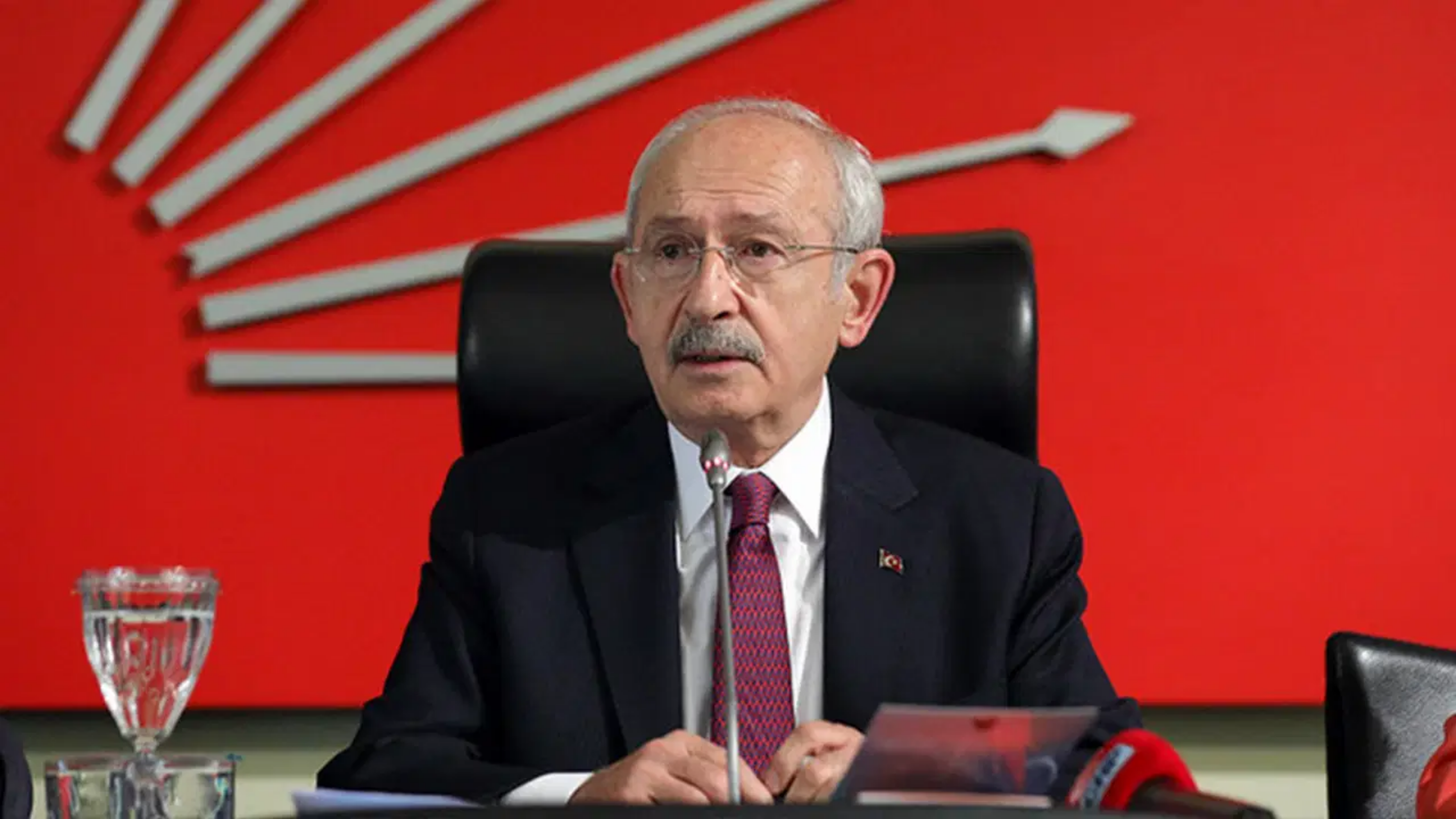 Özel'in İzmir'deki çağrısına Kılıçdaroğlu'ndan yanıt: Elimde olsa yarın giderim