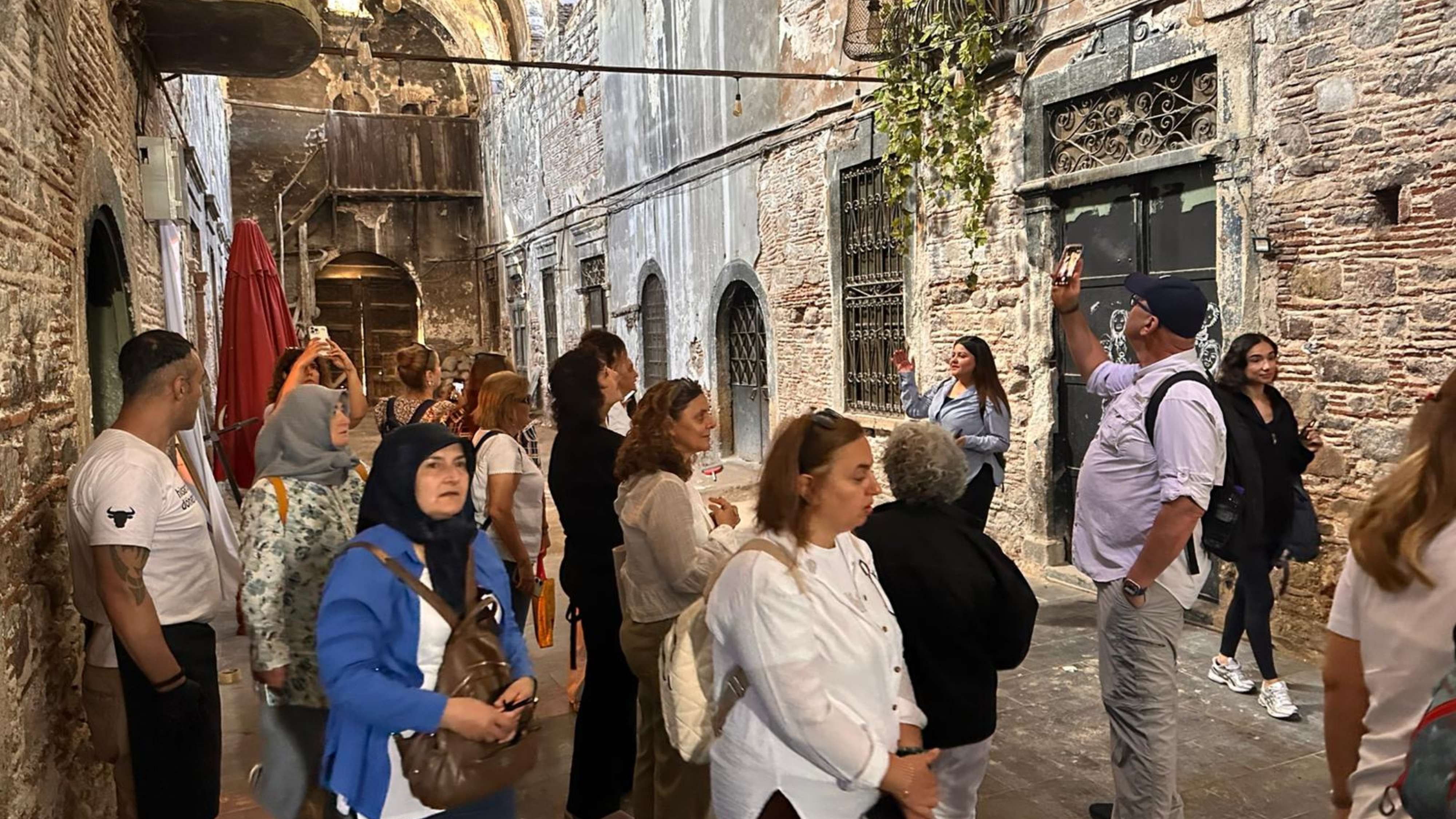 Kemeraltı Şenliği'nin yıldızı Kültürel Miras Gezileri oldu