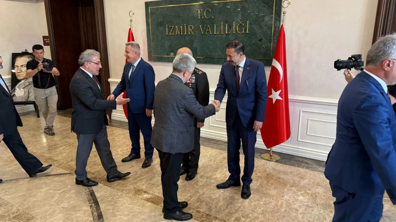 İzmir Valiliği’nde bayramlaşma töreni: Kent protokolü bir araya geldi