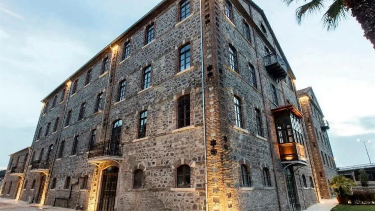 Meslek Fabrikası binasında tahliye süreci başladı