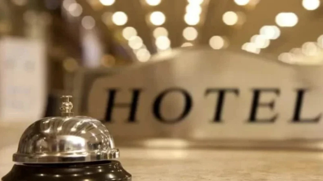 Otel ve konaklamada vergi oranı yarıya indirildi