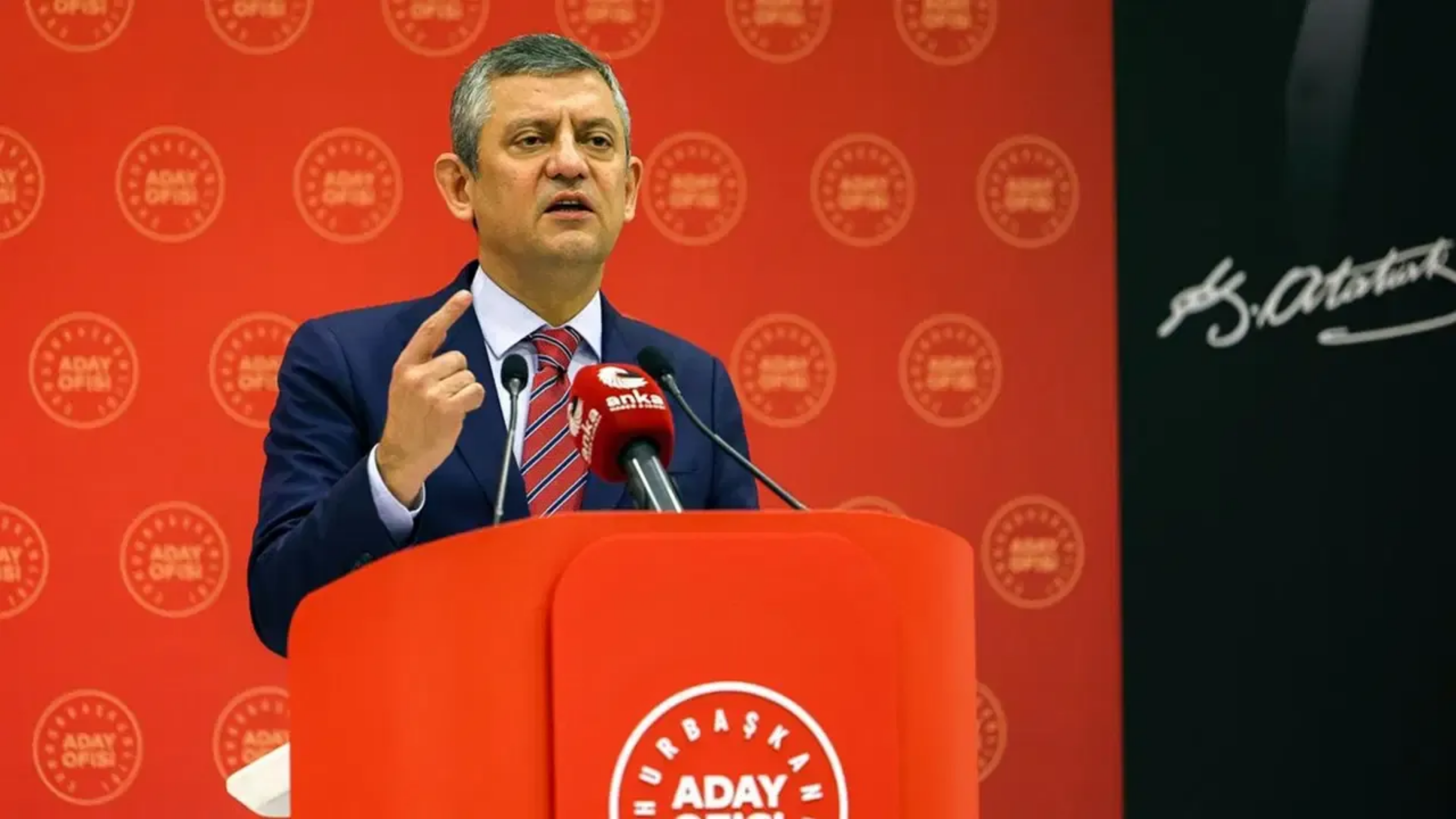 Özel'den gençlere dikkat çeken mesaj: 19 Mayıs’ın ışığı, 19 Mart’ın karanlığını yenecek