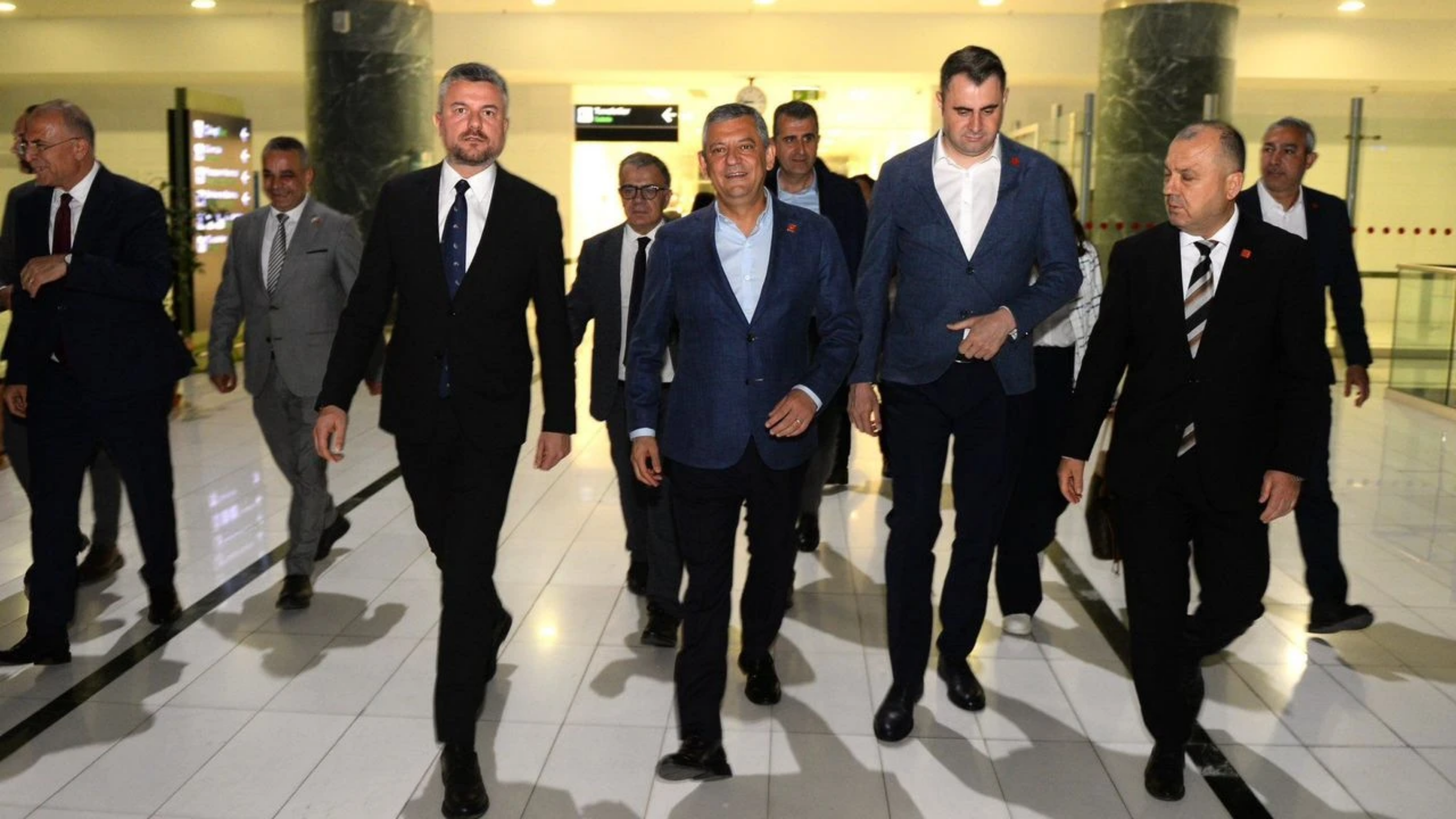 Özgür Özel İzmir mesaisine başlıyor: Dört ilçede yoğun program