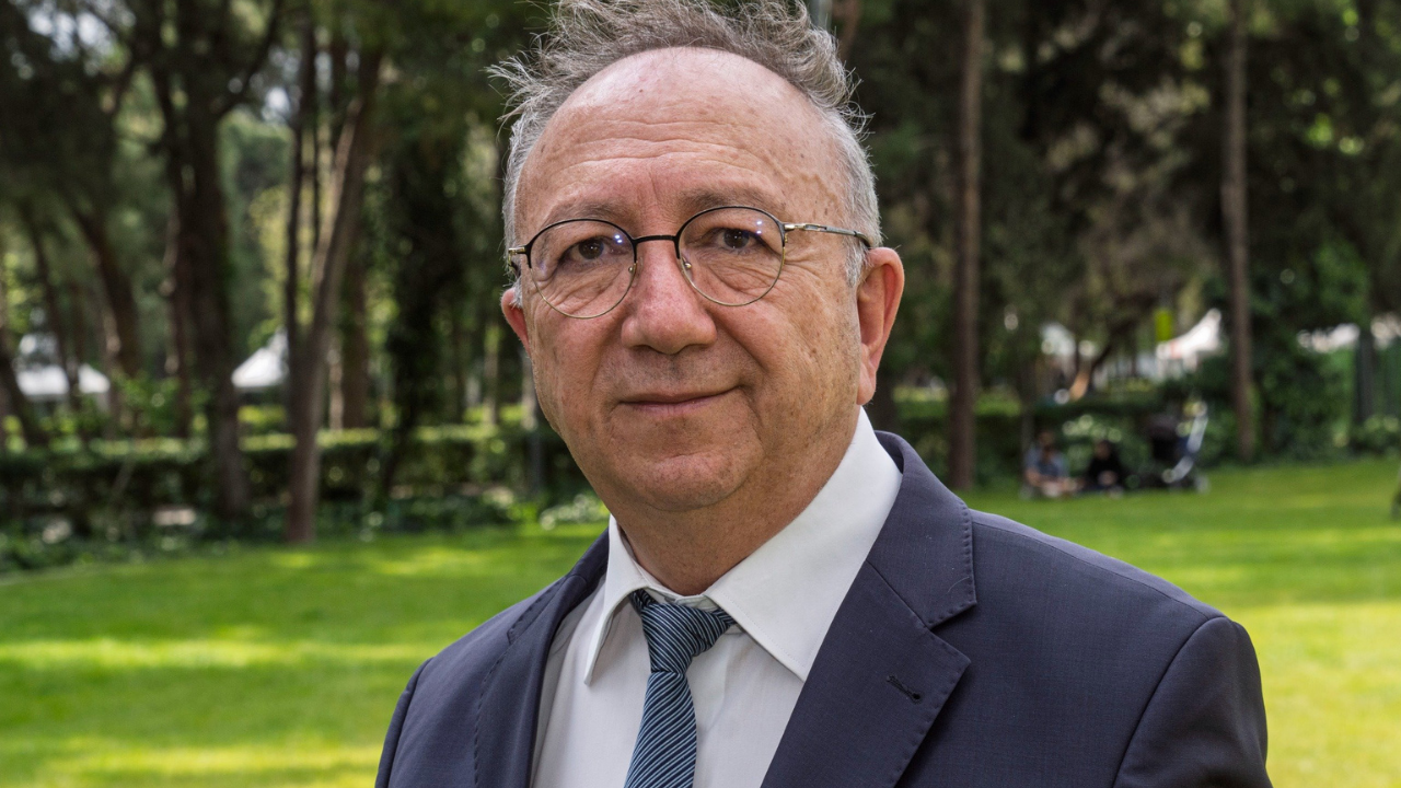 Prof. Dr. Yusuf Kurucu