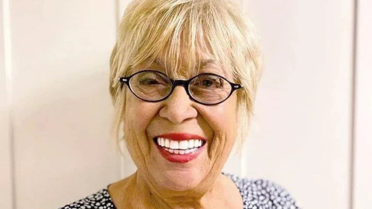 Tülay Özer