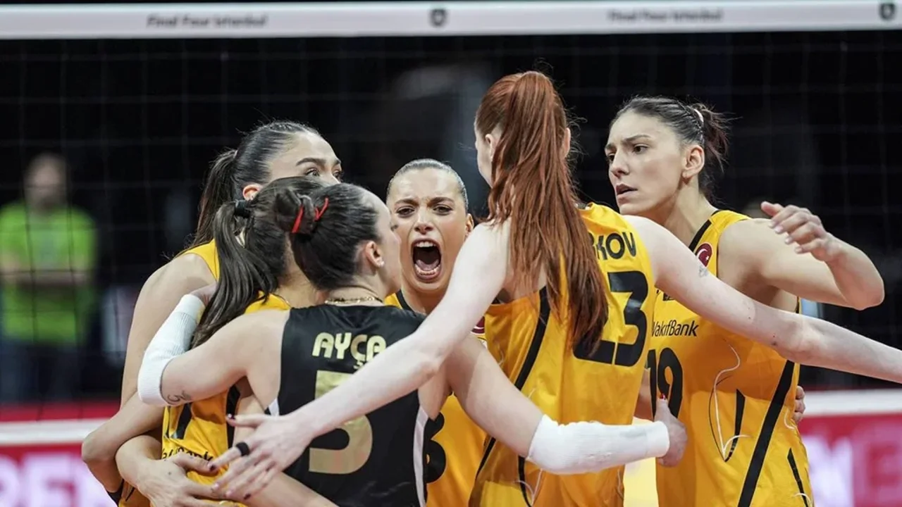 VakıfBank’tan tarihi geri dönüş: Final bileti geldi