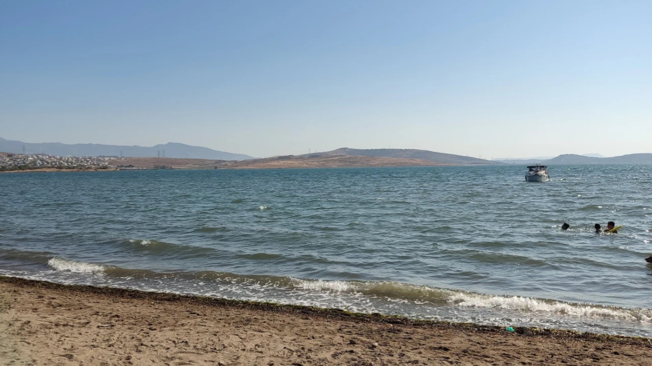 Olumsuz hava nedeniyle dört ilde denize girmek yasaklandı