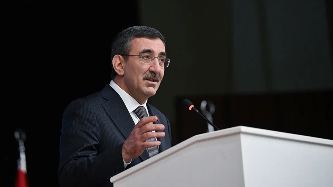 Cumhurbaşkanı Yardımcısı Cevdet Yılmaz’dan memur ve emekli maaşı açıklaması: Ek zam var mı?