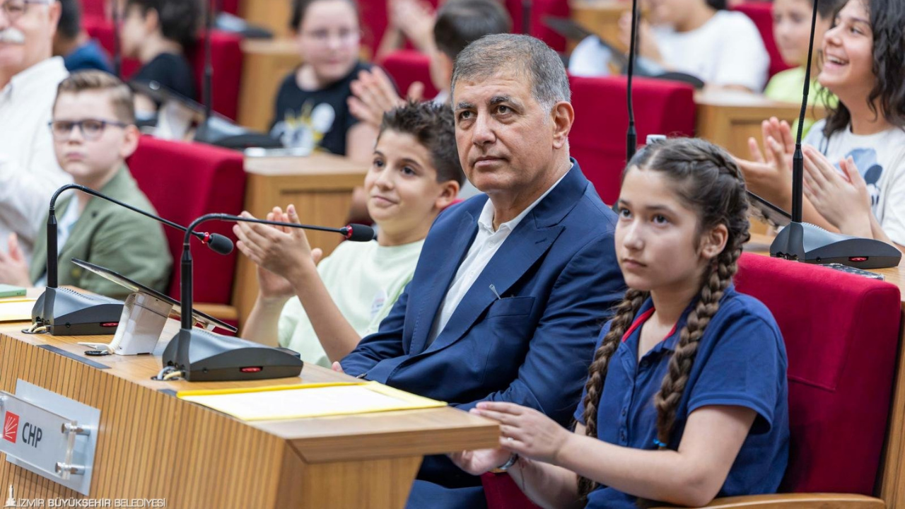 Çocuklar İzmir’in Yönetiminde Söz Sahibi