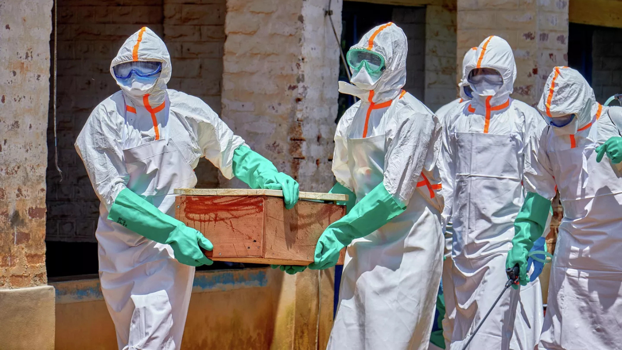 Ebola salgını kontrolden mi çıkıyor? Vaka sayısı bini geçti
