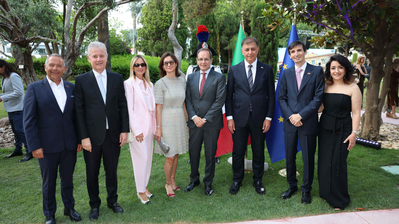 İzmir'de İtalya Cumhuriyet Bayramı coşkuyla kutlandı