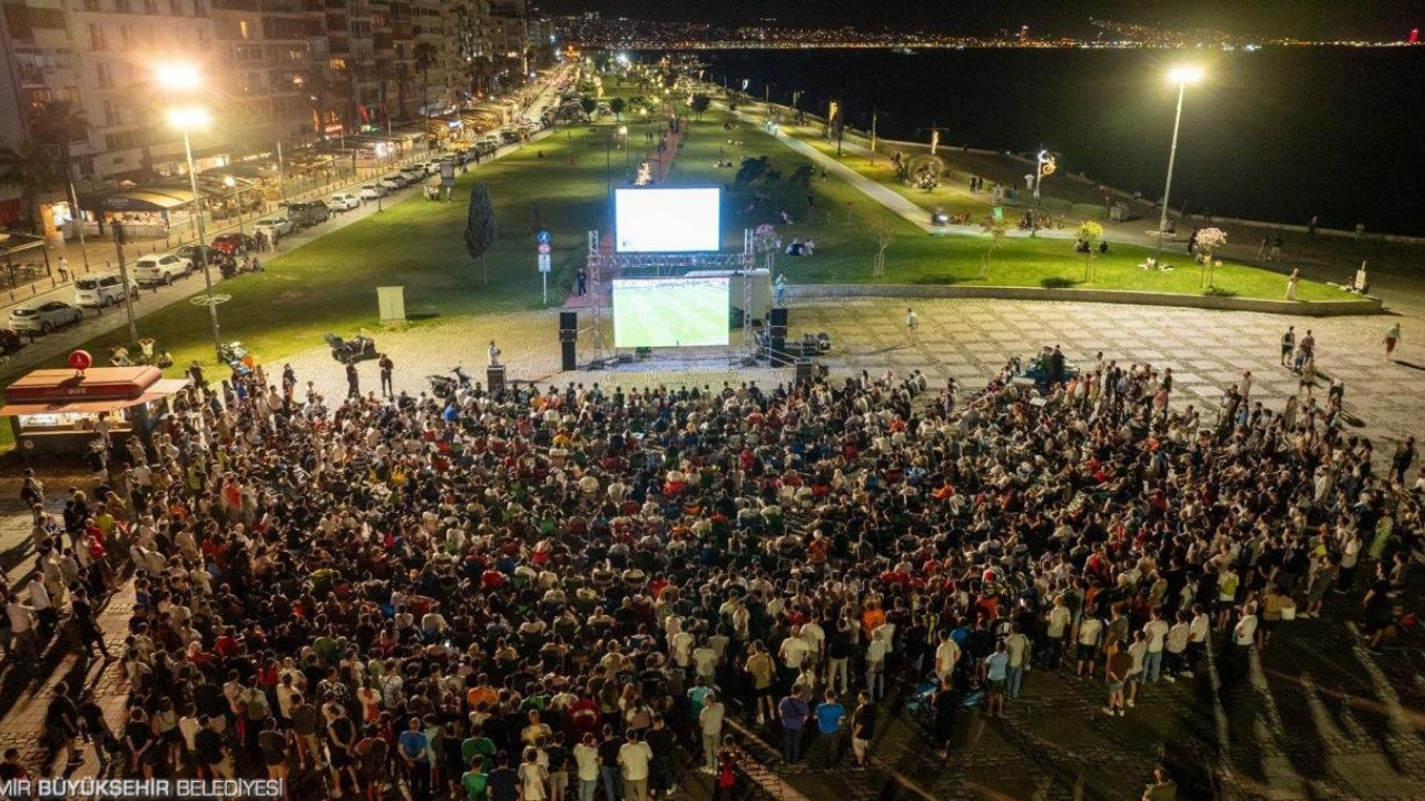 Milli heyecan İzmir'i saracak: Dev ekranların kurulacağı yerler belli oldu