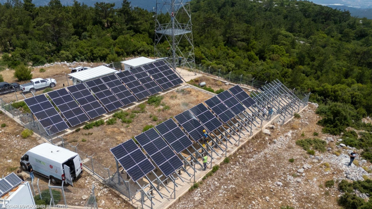 İzmir’in Kritik Haberleşme Altyapısına Güneş Enerjili Güvence