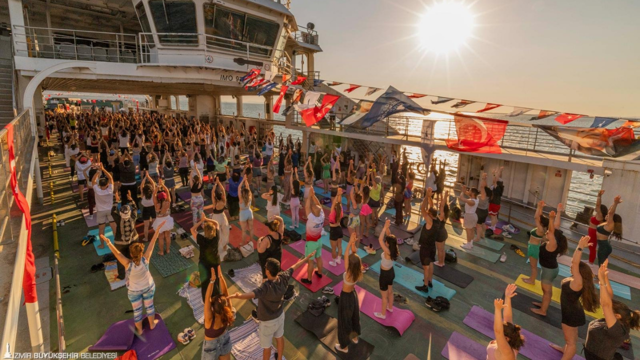 Körfez’in Mavisinde 400 Kişilik Yoga Buluşması1