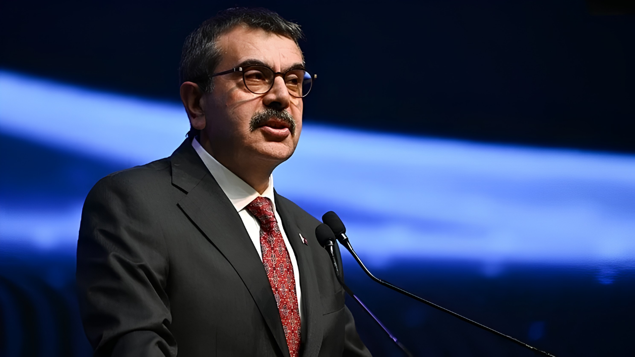 Yusuf Tekin açıkladı: Okullarda yeni dönem! Telefon, kayıt, kıyafet ve ara tatil gündemde