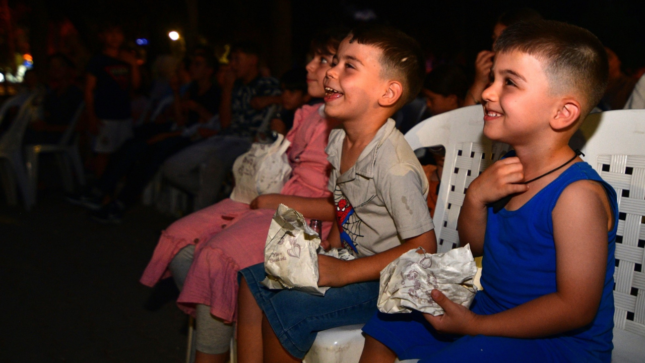 Bornova'da Yaz Akşamları Açık Hava Sinemasıyla Şenleniyor2