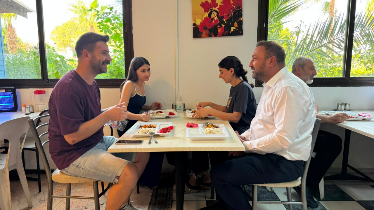 Gümrükçü Tekstil Işçilerini Ziyaret Etti3