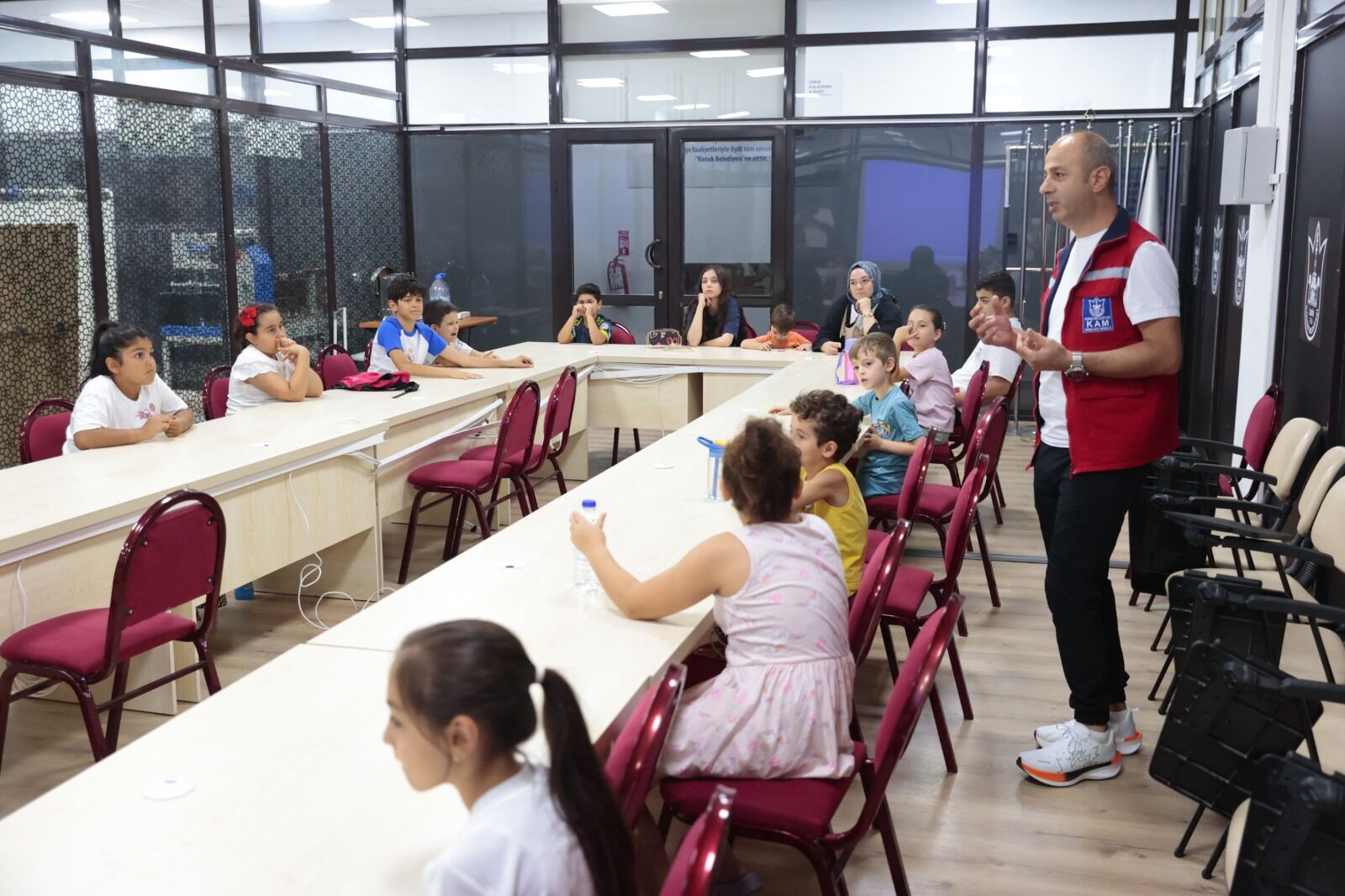 Konaklı çocuklara afet bilinci eğitimi: Deprem tatbikatıyla öğrendiler