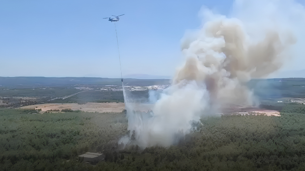 Buca'daki orman yangınına 3 uçak ve 5 helikopterle müdahale sürüyor!