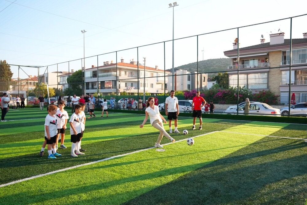 Çeşme'nin Mahallelerinde Spor Şenliği Başladı2
