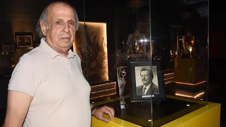 Göz Göz Yarım Kupa