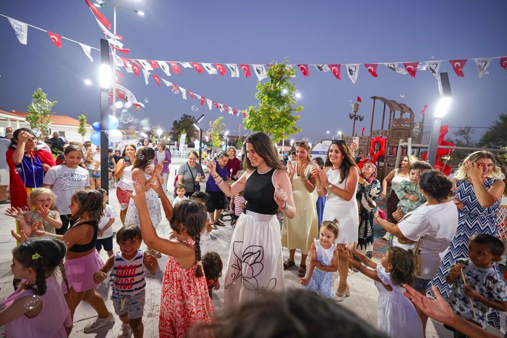 Hayriye Ve Vehbi Özen Çocuk Etkinlik Merkezi Ile Mavi Kelebek Anı Parkı Alaçatı’da Hizmete Açıldıphoto 2026 08 20 21 16 56