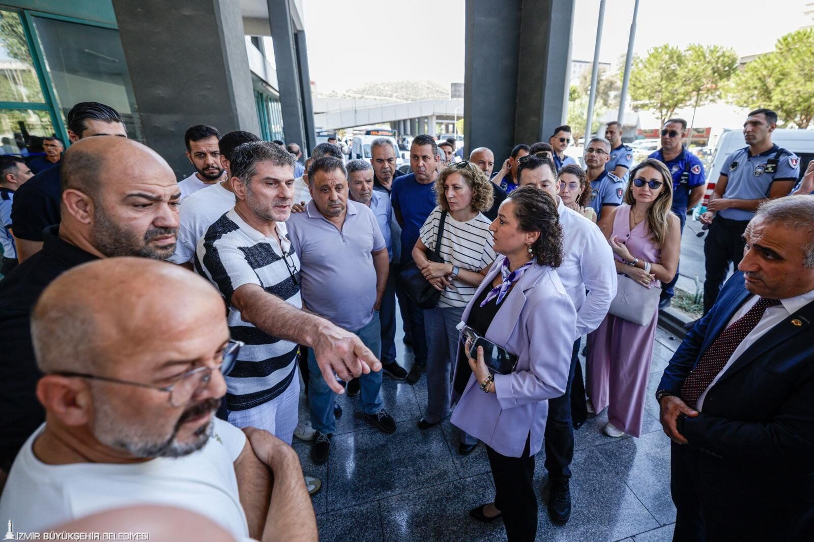 İzmir Otogarı’nda Kamu Alacakları Tahsil Ediliyor2