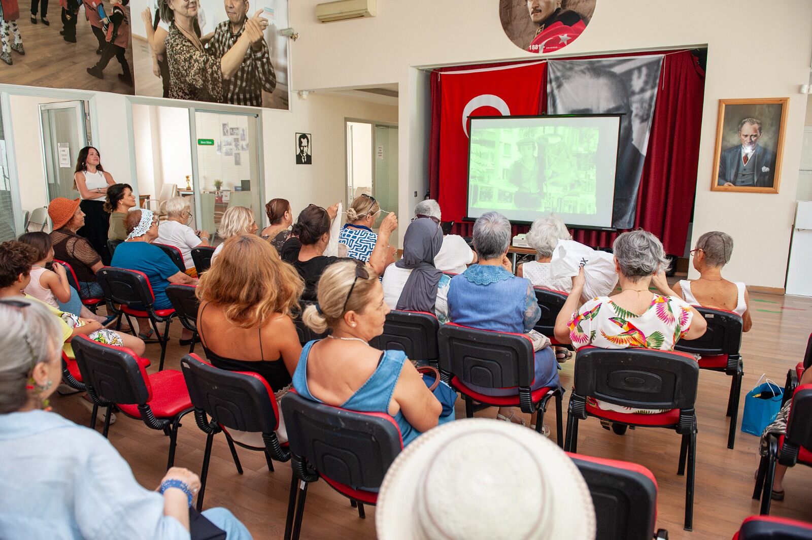 Karşıyaka’da Çınarlar Film Ve Örgü Atölyesinde Buluştu2