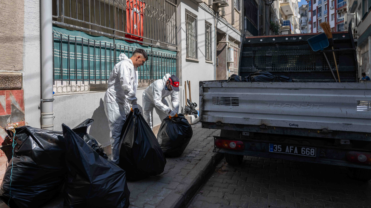 Yüzlerce Kilo Atık Çıkarıldı