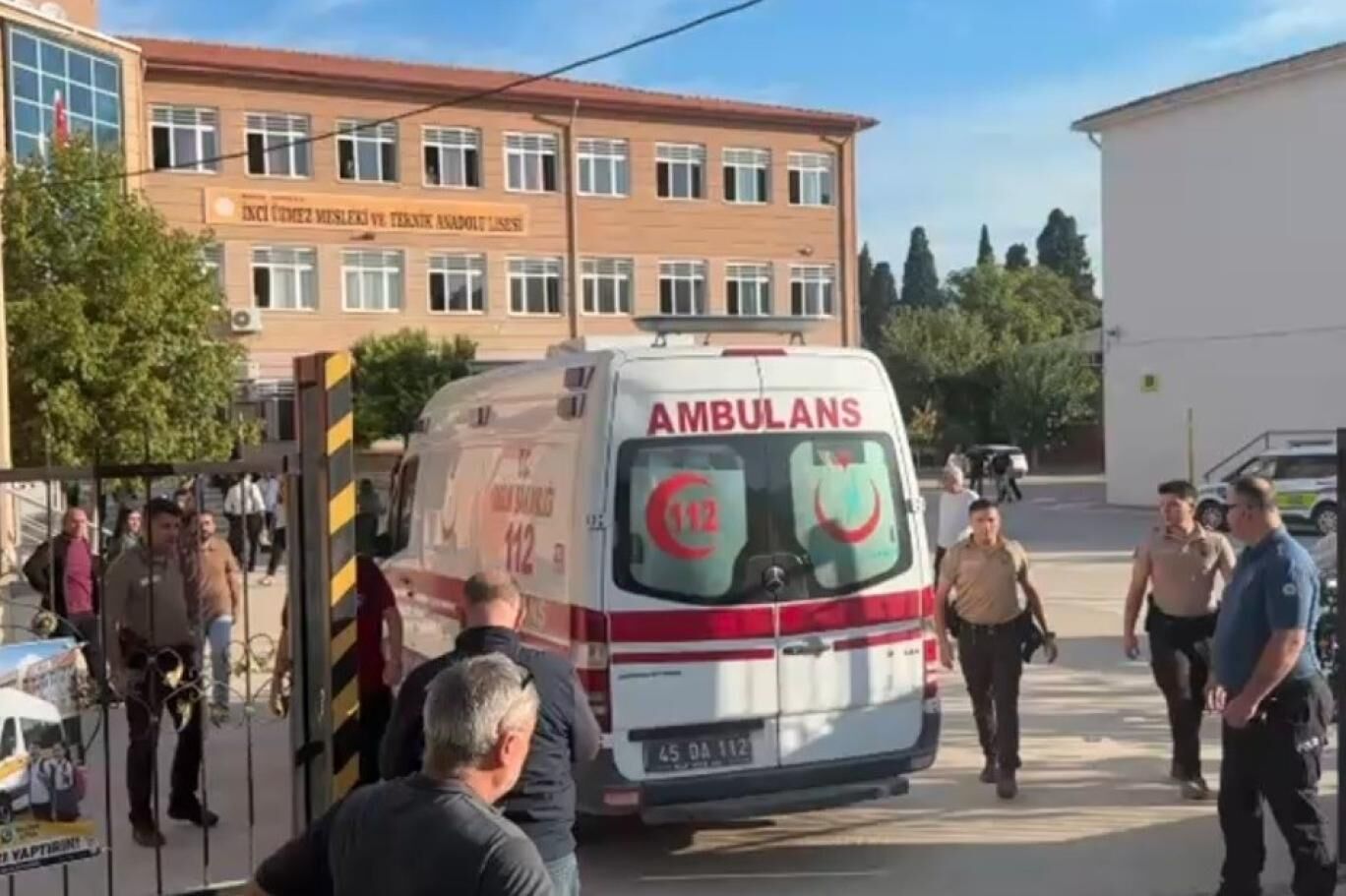 Manisa Valiliği açıkladı! Okul saldırısında 8 kişi etkilendi