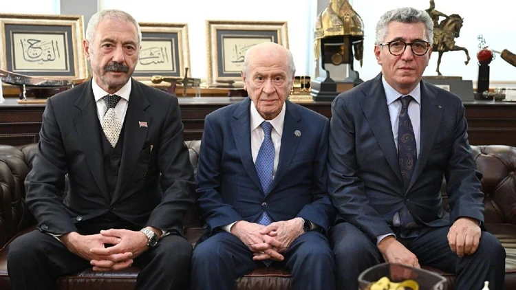 Bahçeli, Sarallar ve Şahinler ailelerini MHP Genel Merkezi’nde buluşturdu