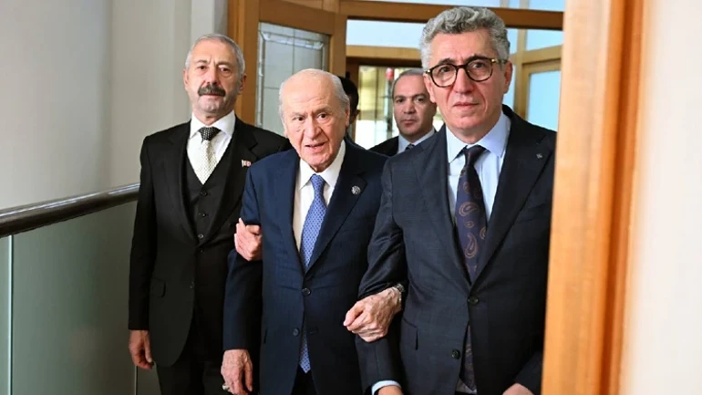 Bahçeli, Sarallar Ve Şahinler Aileleriyle Mhp Genel Merkezi’nde Bir Araya Geldi1