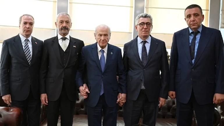 Bahçeli, Sarallar Ve Şahinler Aileleriyle Mhp Genel Merkezi’nde Bir Araya Geldi2