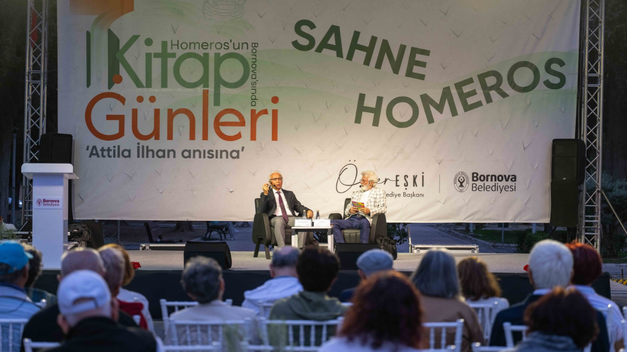 Aydınlanmanın dili Bornova'da konuşuldu: Hidayet Karakuş kitapseverlerle buluştu