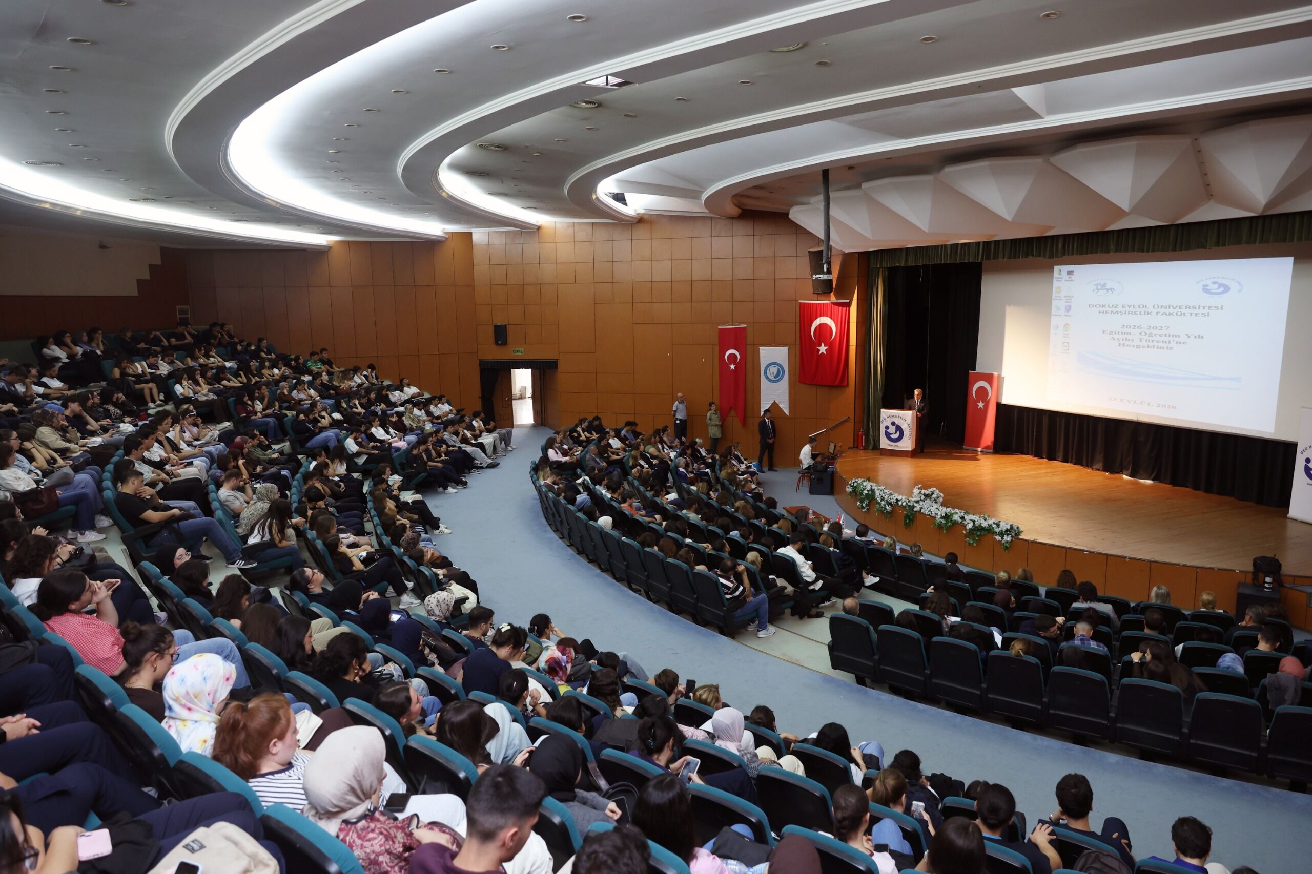 Deü'de 2026 2027 Akademi̇k Yili İlk Ders Heyecaniyla Başladi (2)