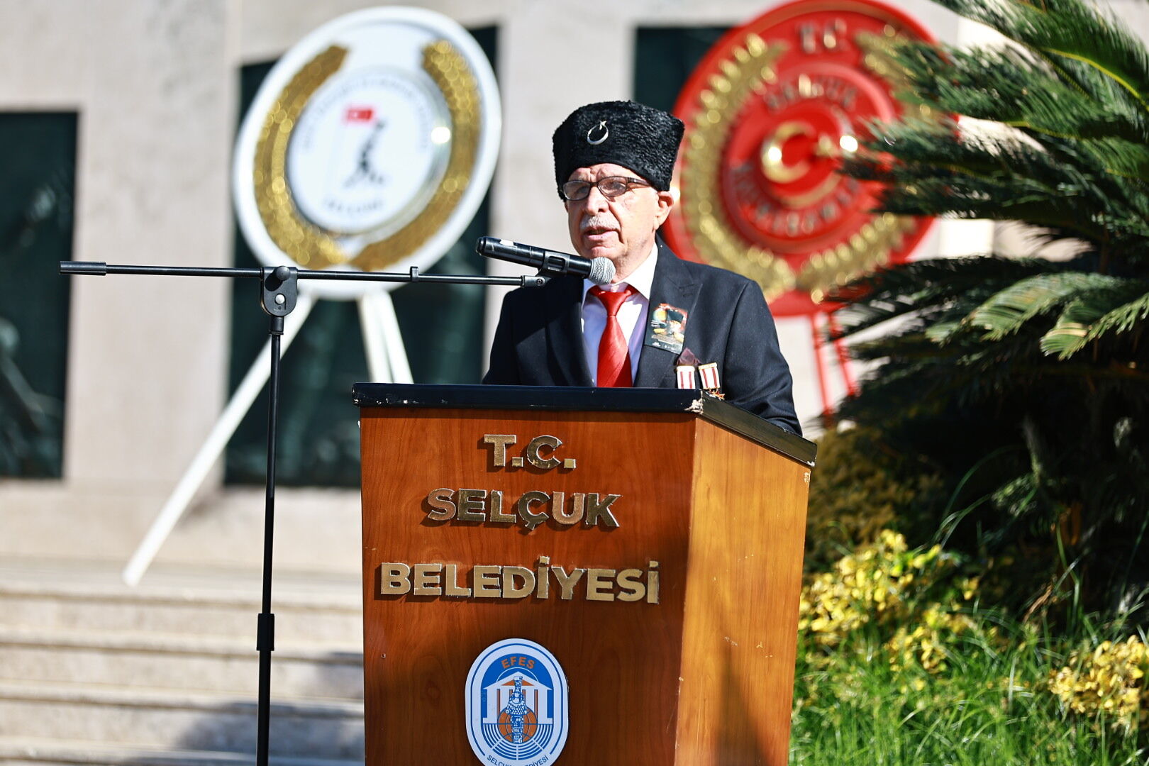 Efes Selçuk’ta Gaziler Günü töreni: Gazimizin onuru onurumuzdur